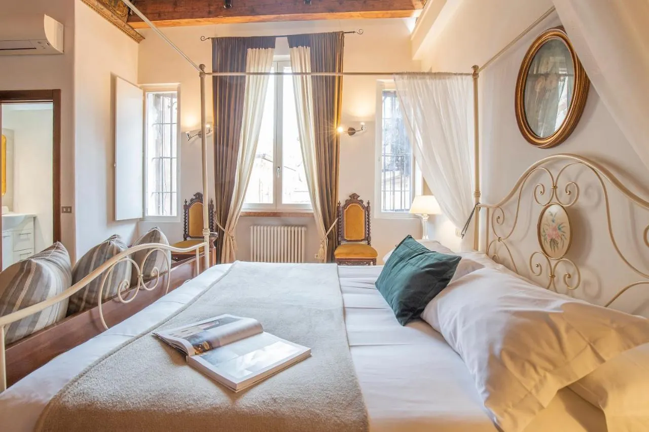 בית הארחה ורונה Corte Realdi Suites Piazza Erbe