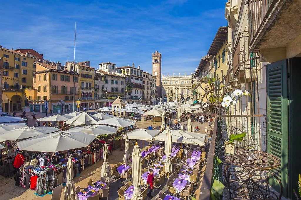 Corte Realdi Suites Piazza Erbe Verona 3*,
