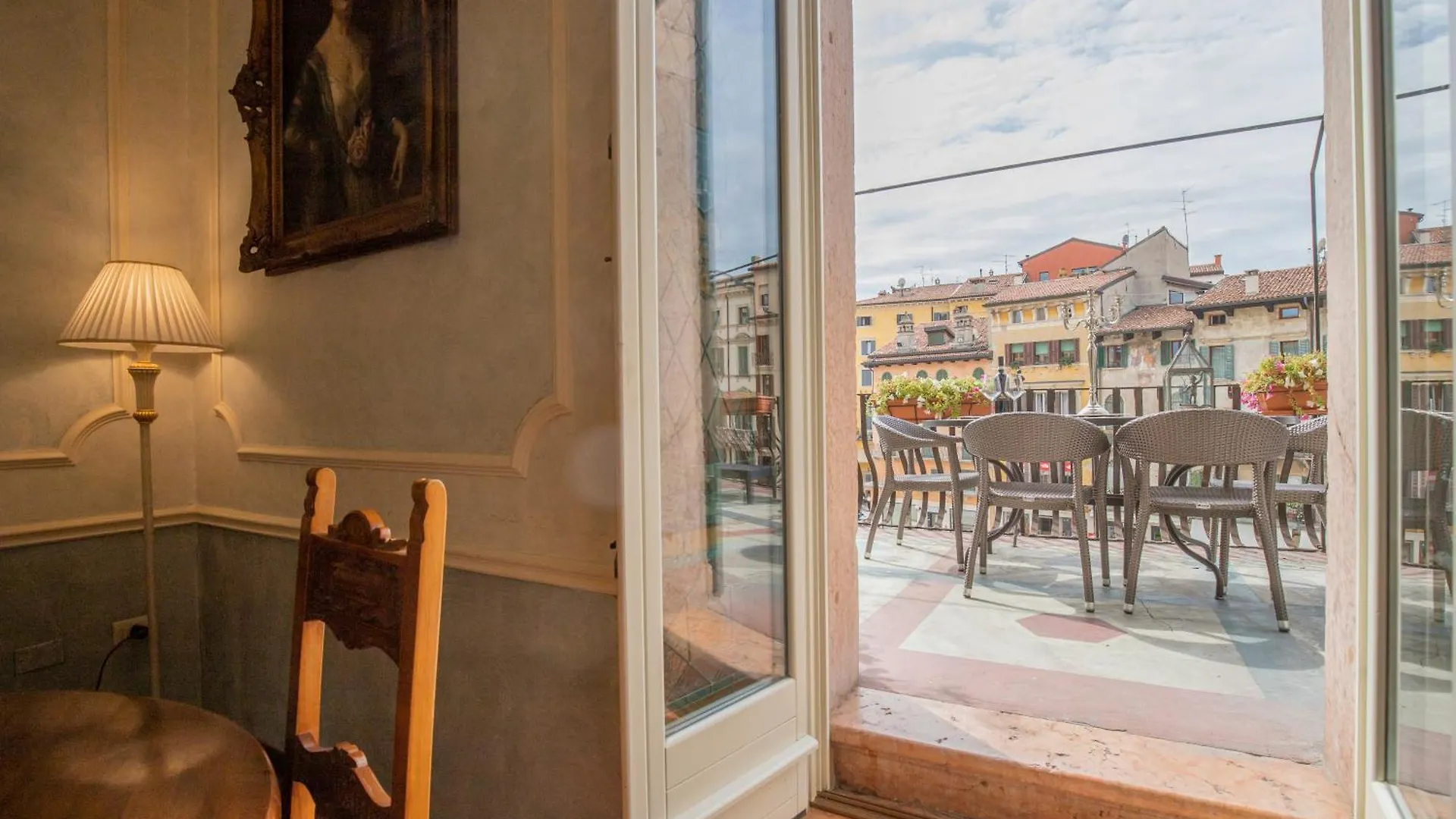 Corte Realdi Suites Piazza Erbe Verona Italien