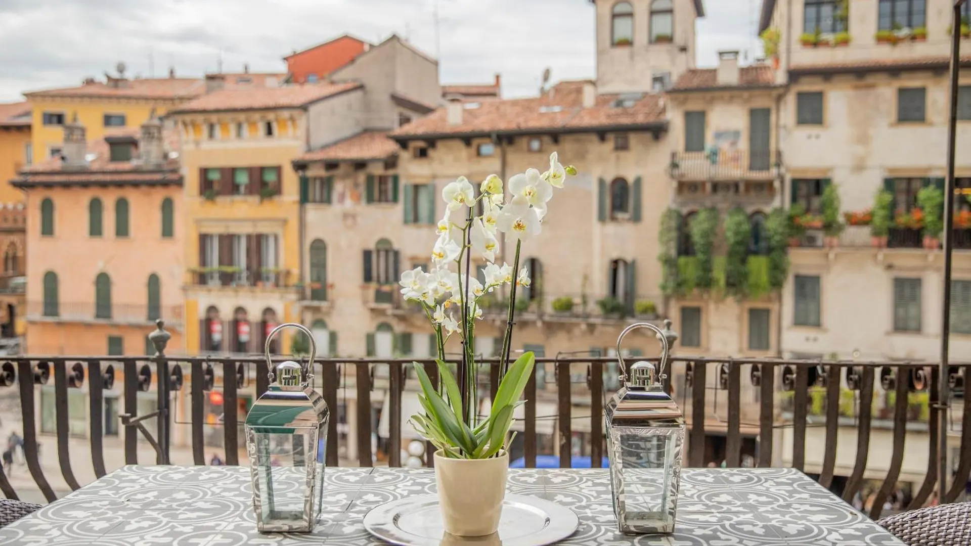 Corte Realdi Suites Piazza Erbe Verona 3*,