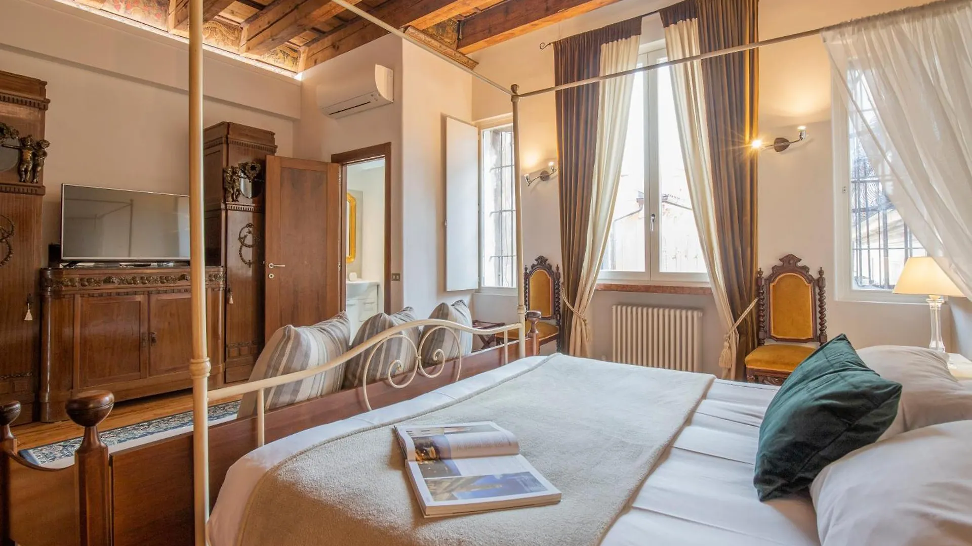 Corte Realdi Suites Piazza Erbe Verona Italien