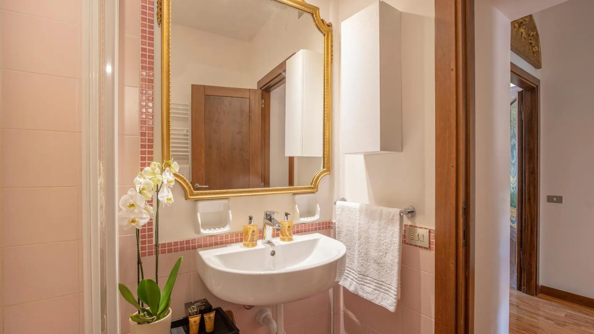 *** Gasthof Corte Realdi Suites Piazza Erbe Verona Italien