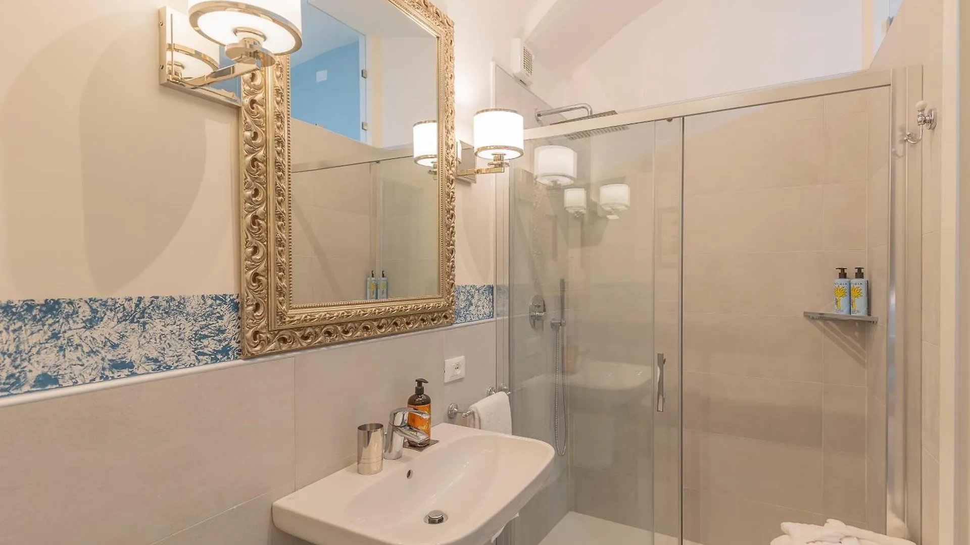 Corte Realdi Suites Piazza Erbe Verona Italien